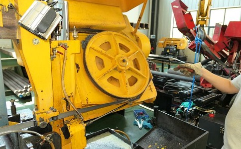 如何解决大英卧式金属带锯床切削时出现的断带现象？